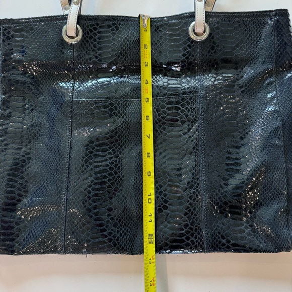 Wilson’s Leather Shoulder Bag Black Medium Floral Lining‎ Snakeskin Large Tote - Picture 3 of 9